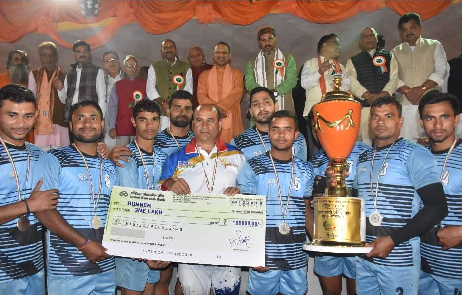 three year girl child very much impressed chief minister yogi adityanath in gorakhpur