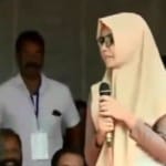 राहुल गांधी के भाषण का अनुवाद करती सफा