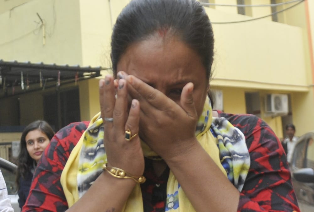 Padmashree Arunima Sinha becomes emotional after visiting unnao rape survivor of Unnao rape case.