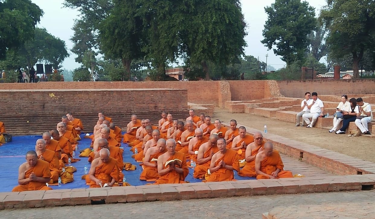 Buddhist worshipers worship for world peace