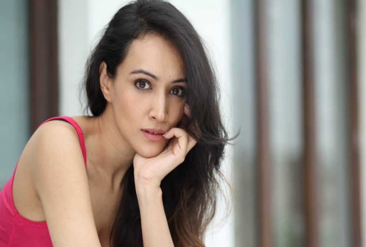 Actress Andrea Kevichusa appeared in Ayushmann khurrana starrer film anek these actors from North East have also shown acting skills in Hindi cinema