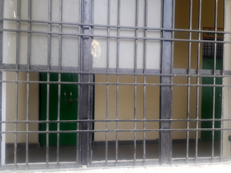 Building ready, the seed godown of the agriculture department has not shifted yet