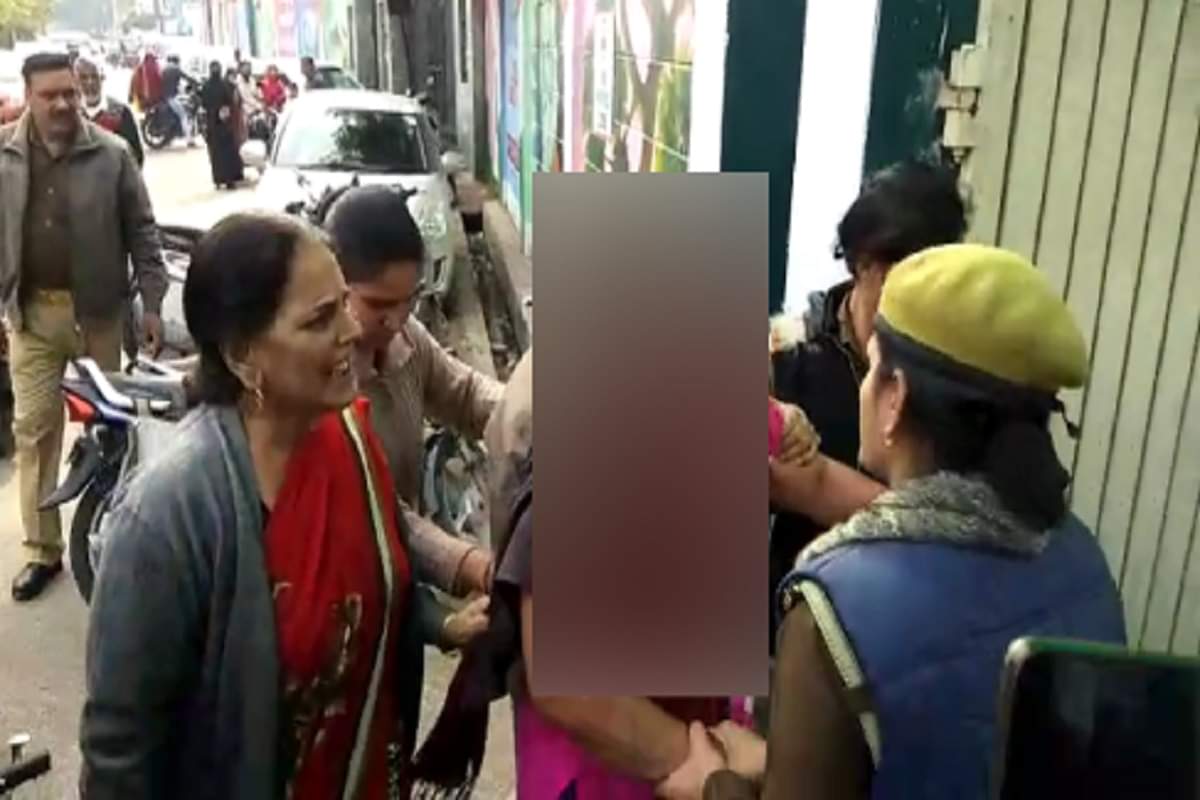 Woman tried to burn herself in front of the SSP office after she did not get justice in Meerut