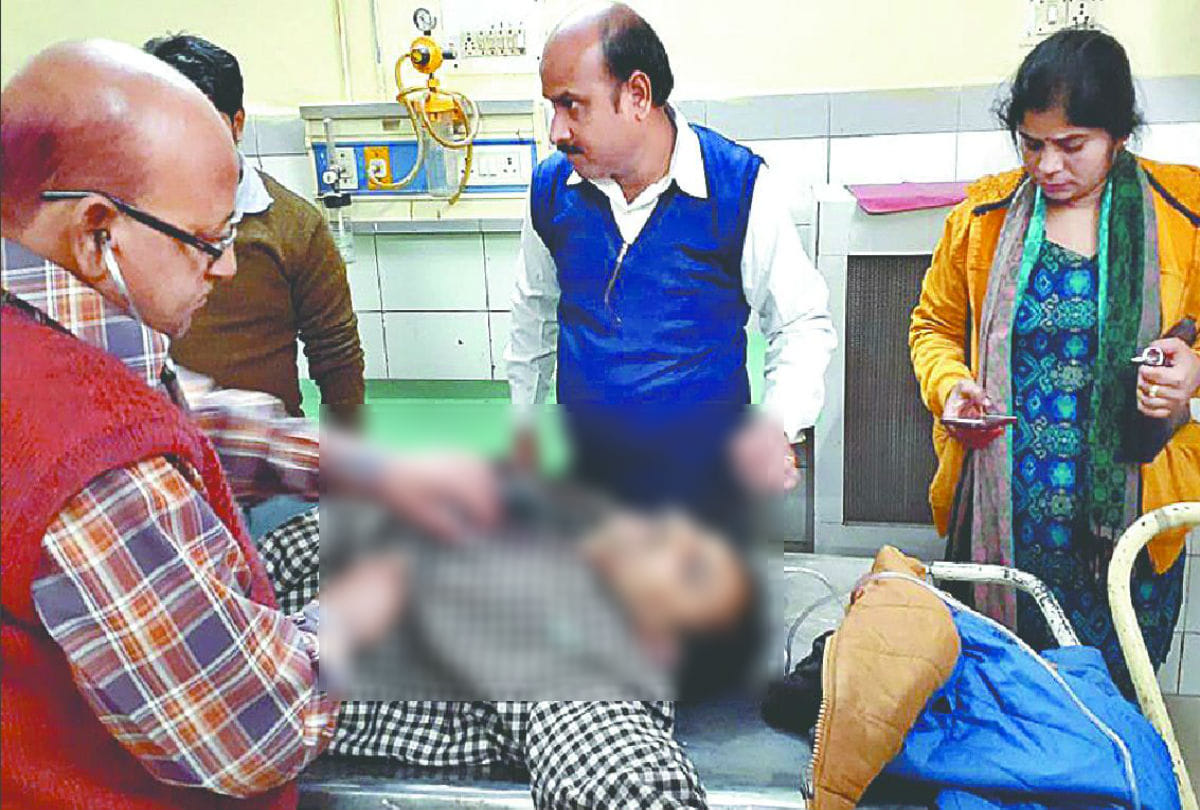 RSS Relative Teacher shot dead in Etah Crime News