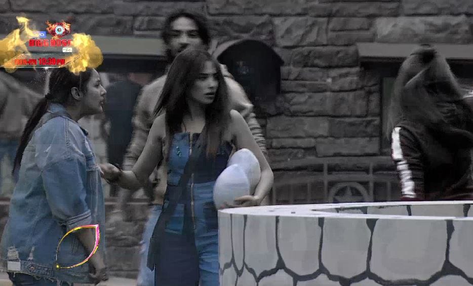 Bigg Boss 13 Shehnaz Gill And Hindustani Bhau Stuck in Ugly Fight And Himanshi Asim Romantic Moment