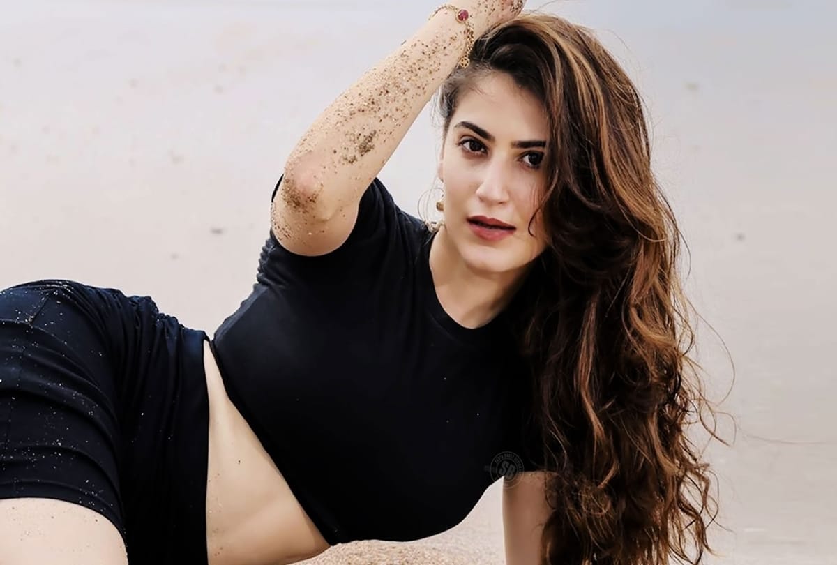 Kareena Kapoor Fan and Yeh Saali Aashiqui fame Actress Shivaleeka Oberoi Give Acting Tips