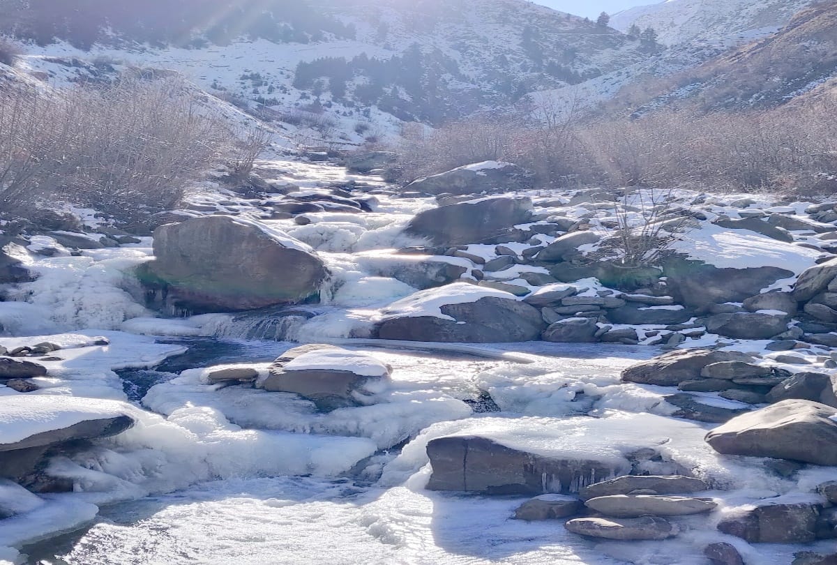 The icy winds became a snag in the Rohtang restoration, streams froze in Lahaul