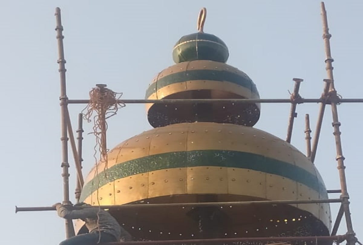 30 feet long jhumka of bareilly attracts people