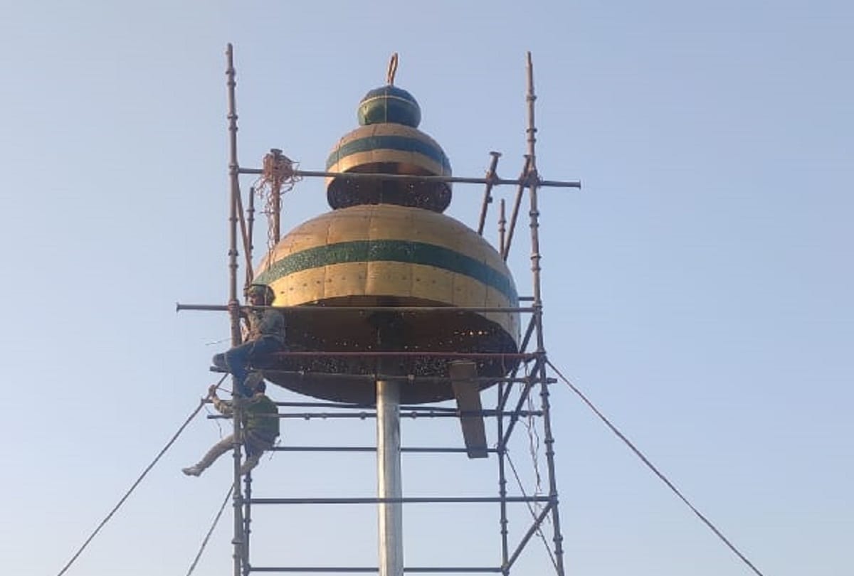 30 feet long jhumka of bareilly attracts people