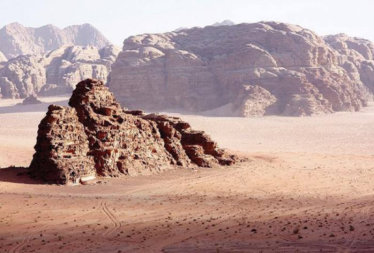 Bir Tawil is No mans land and unclaimed by any country