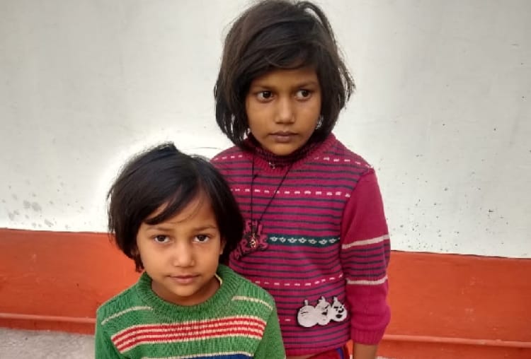 Police sent father to jail leaving two girl child unclaimed.