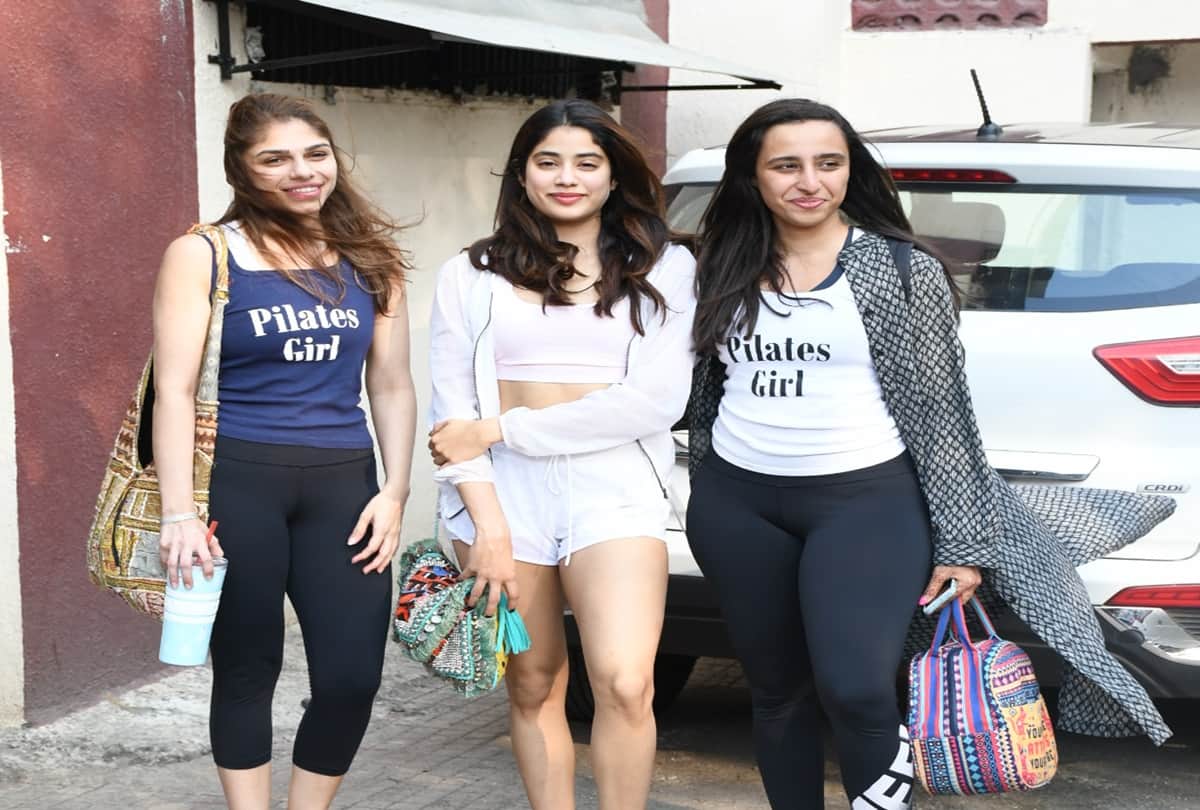 Spotted Sara Ali Khan Kartik Aryan Sushant Singh Farhan Akhtar Janhvi Kapoor Salman Khan Bigg Boss
