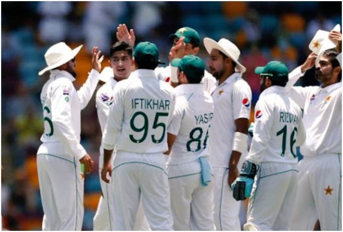 Pakistan current pacers are 17-18 years only on paper, says Mohammad Asif