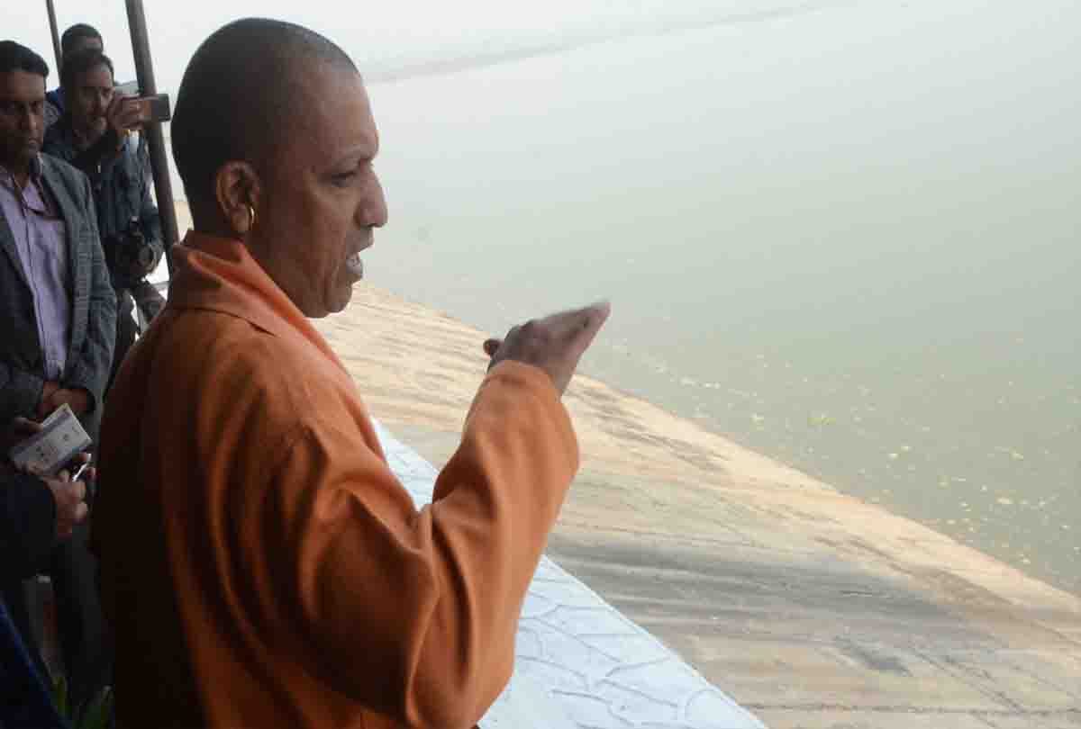 CM Yogi erupted after seeing water from the drainage in the Ganges