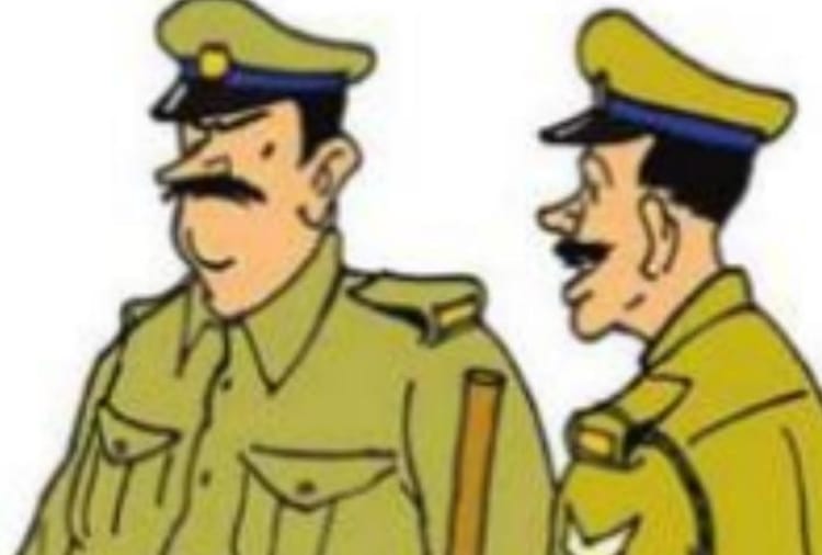 Police forcibly picked up female doctor who sitting on strike