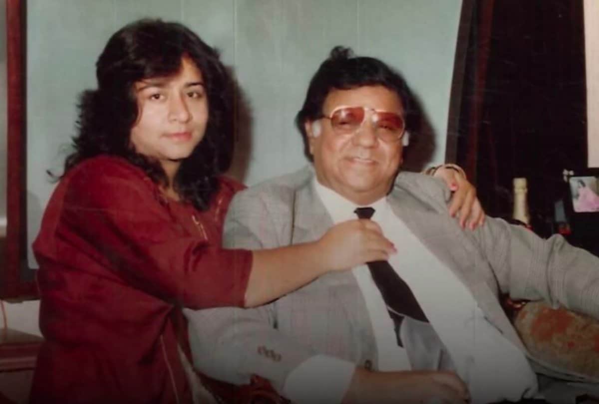 Pakistani filmmaker MA Rashid Daughter obligated to offer meals by road