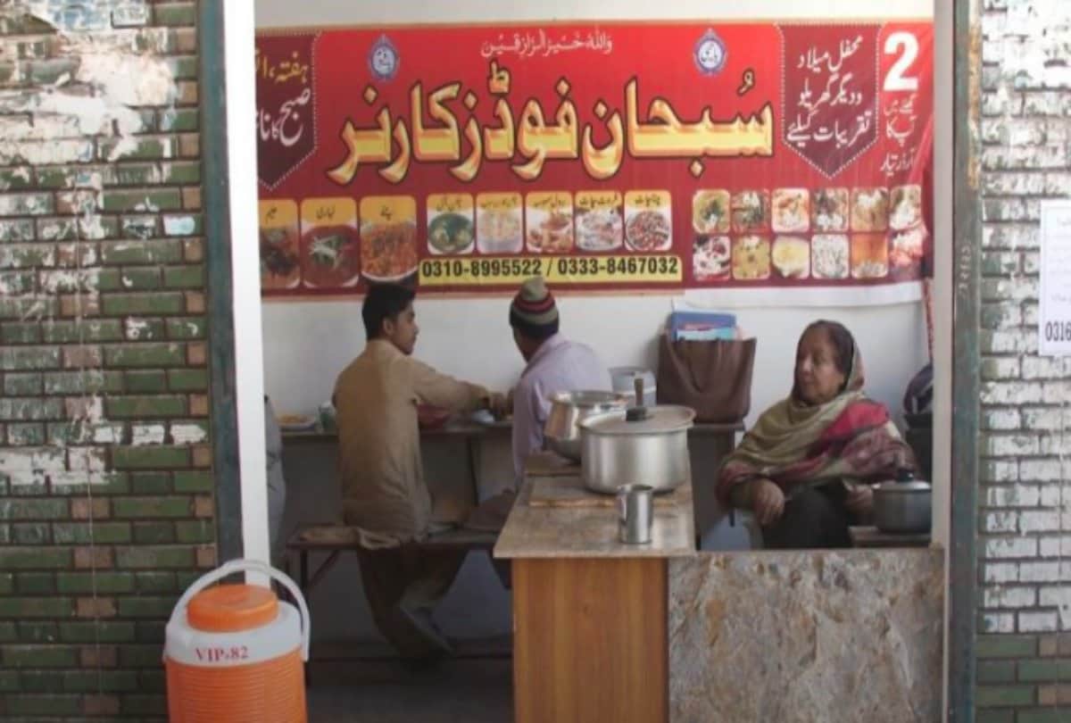 Pakistani filmmaker MA Rashid Daughter obligated to offer meals by road
