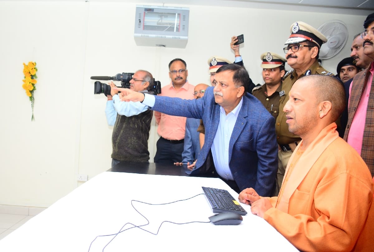 CM inaugurates video wall in command center of jail headquarters.