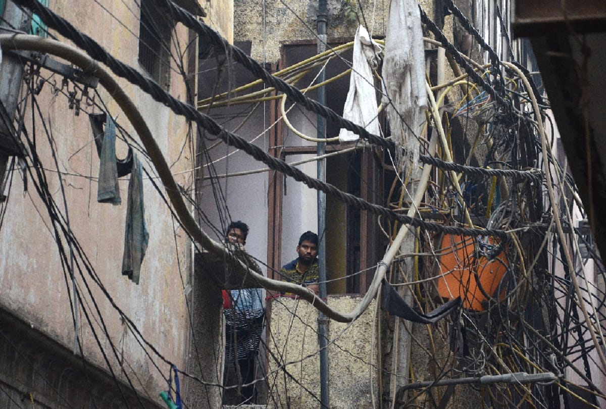 reason behind the fire in anaj mandi delhi