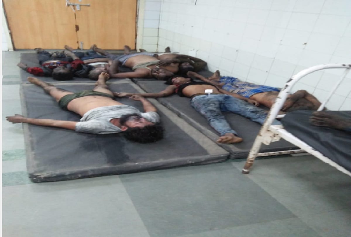 People gets dead body in Lok Nayak Hospital at evening, Delhi Anaj Mandi Fire
