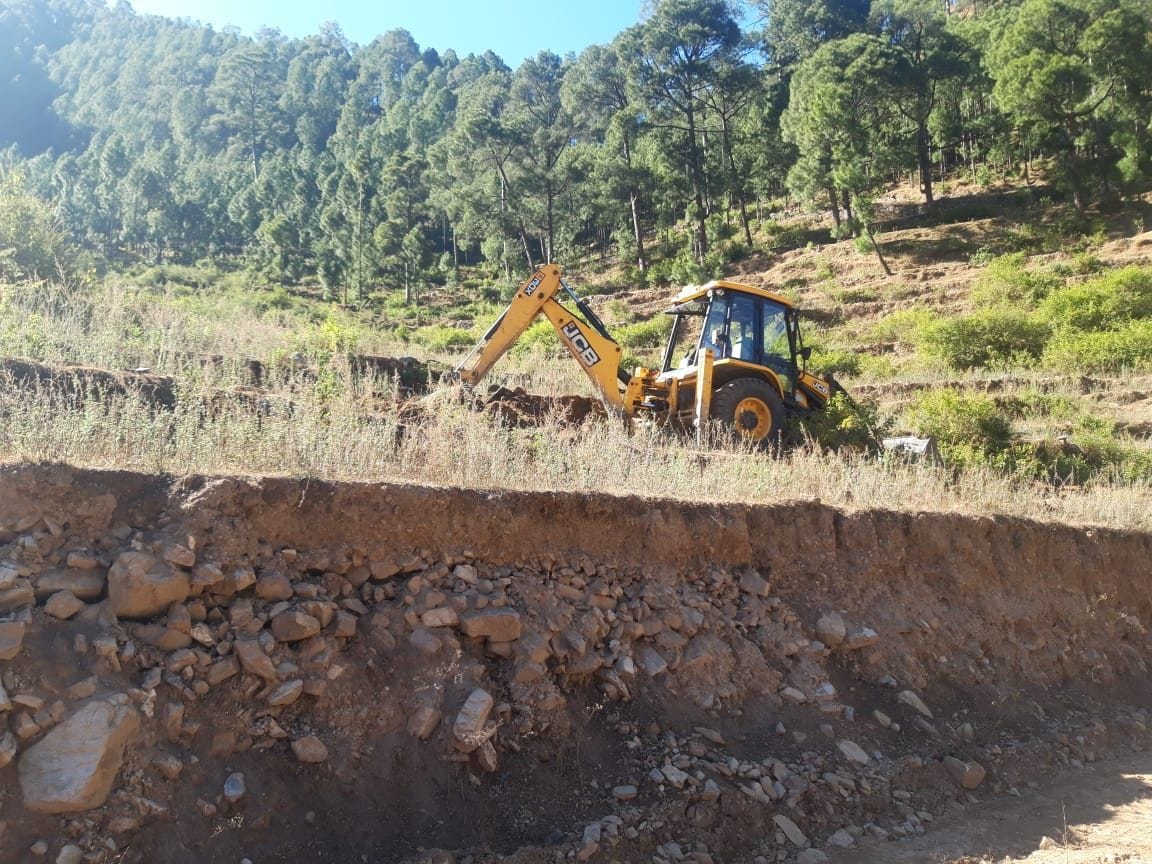 Laying of the road from GGIC Band to Amsari
