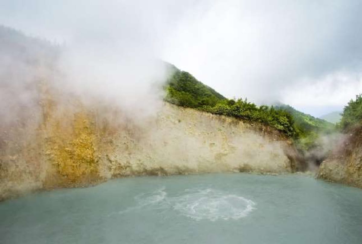 most dangerous lakes in the world that is very strange