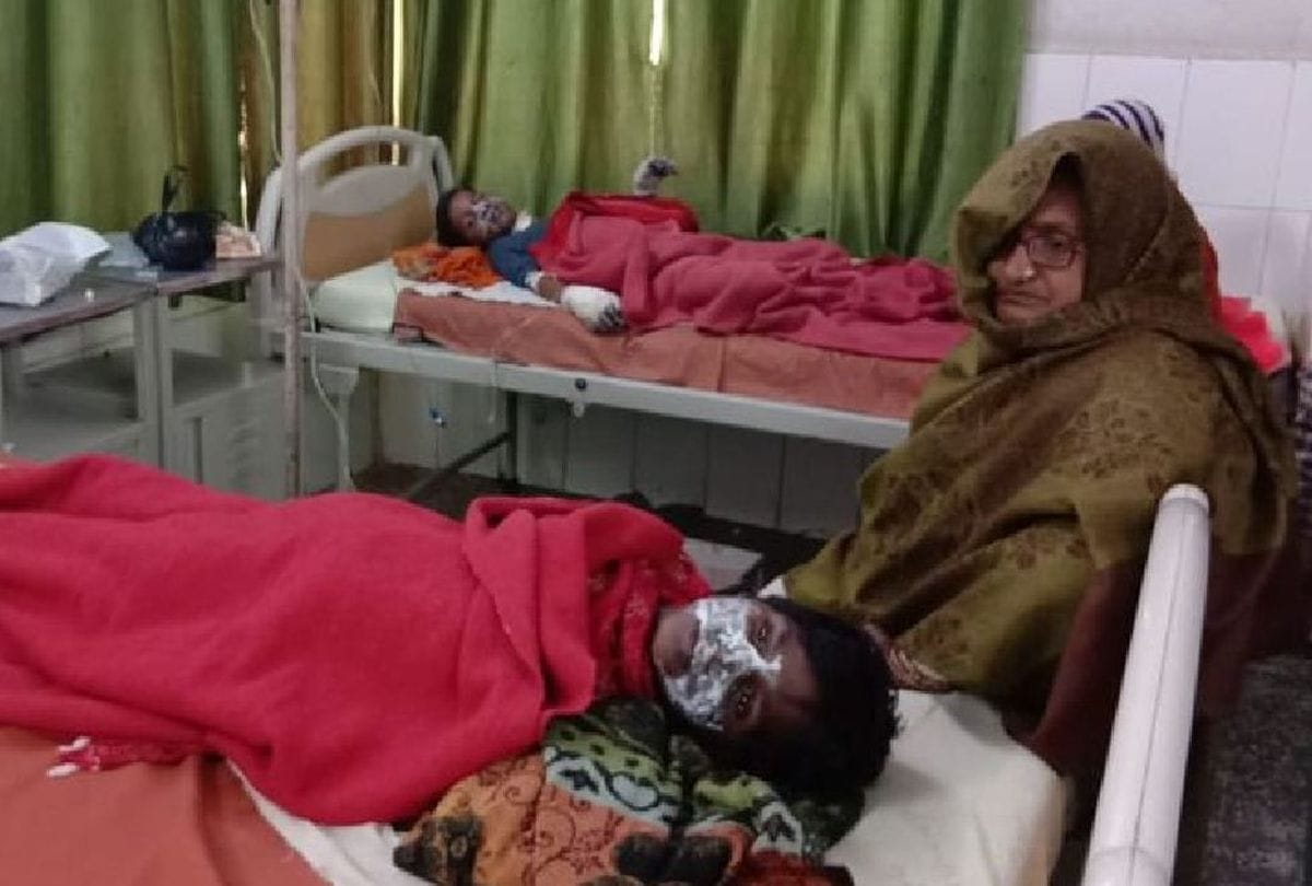 Candle Fired Bed Three Scorched With Girl in Narkhi Up