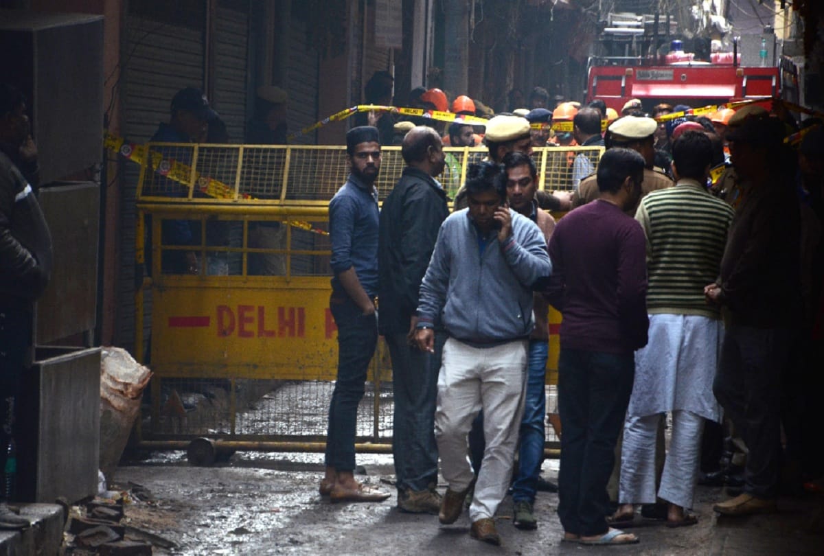 reason behind the fire in anaj mandi delhi