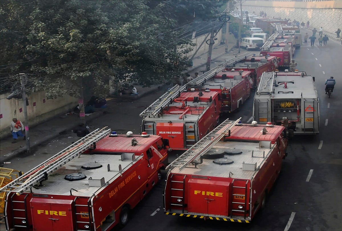 anaj mandi fire in Delhi, Musharraf from bijnor talked his friend while he was breathing hardly