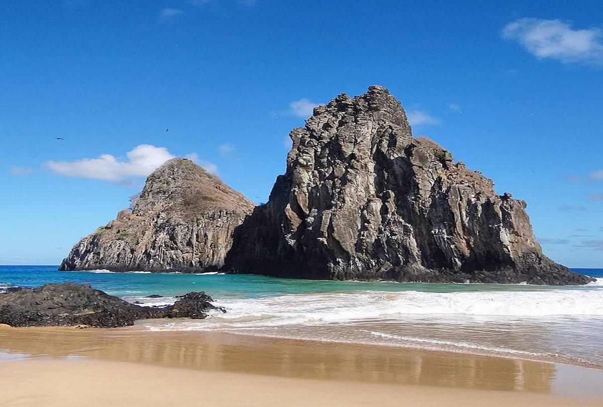 Fernando de Noronha Island where Only 420 people are allowed to visit everyday