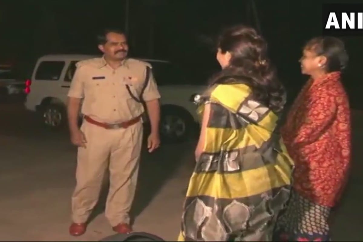 Karnataka Gadag Police started free drop service for women between 10 pm to 6 am