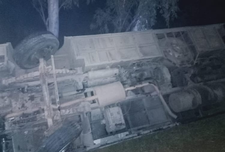 10 people injured in bus accident