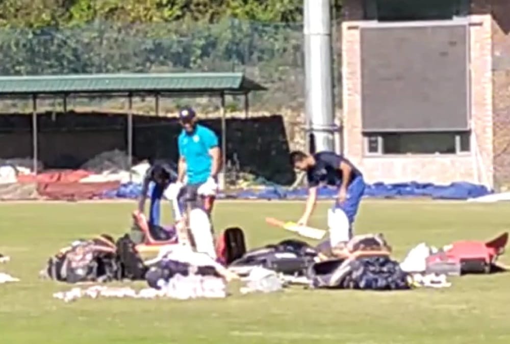 Cricketer Irfan Pathan wanted to kashmiri students promote in indian cricket team