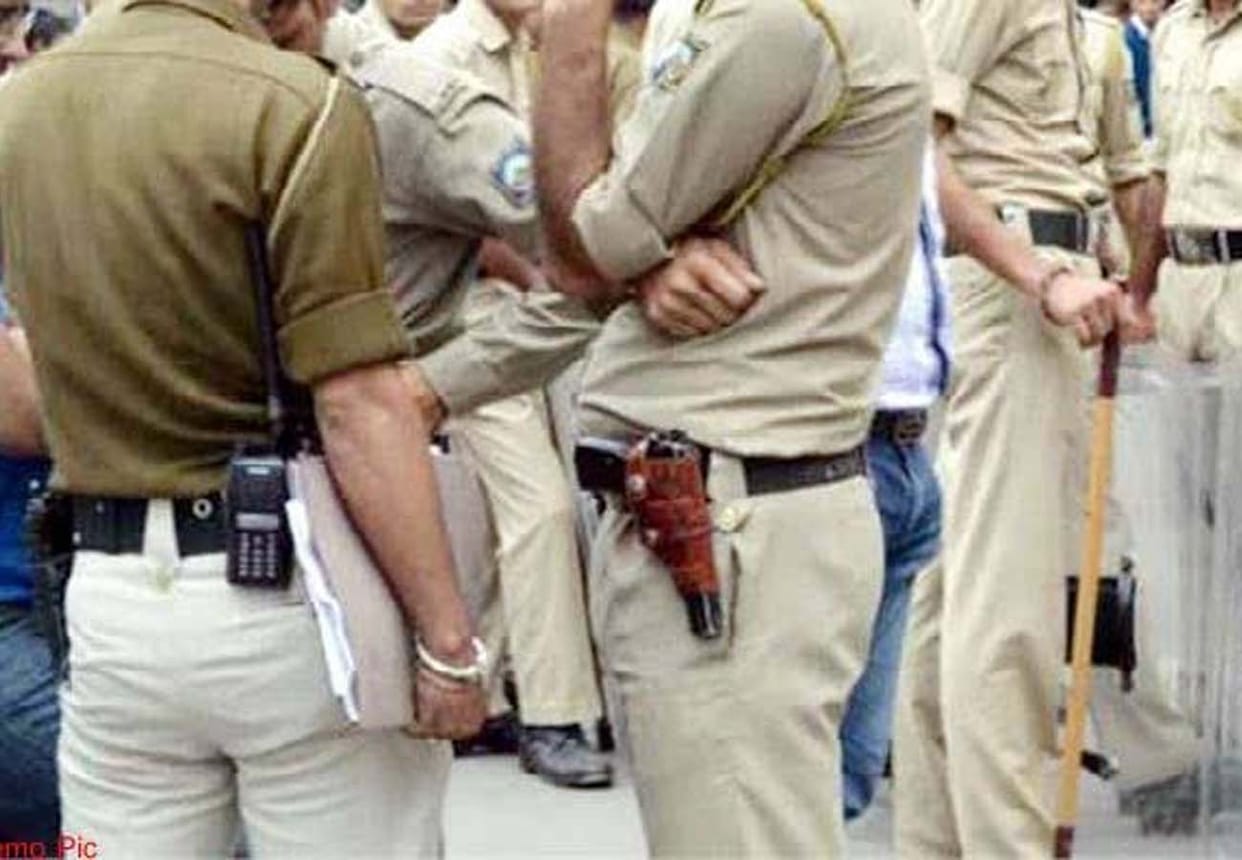 Another blot on Unnao police, banished woman who went to file a lawsuit, said- come when misdeed