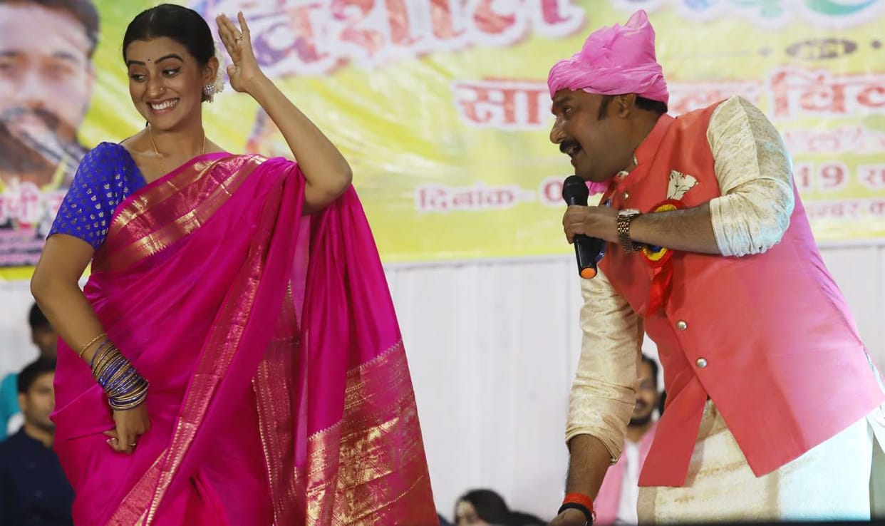 Artists scattered at the Gadha festival