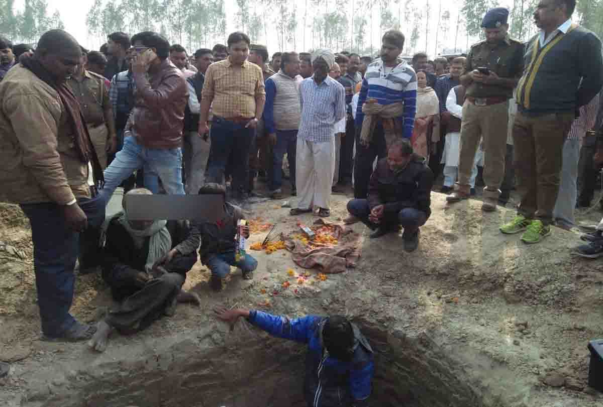 unnao misdeed case: father and son start weeping during bury daughter