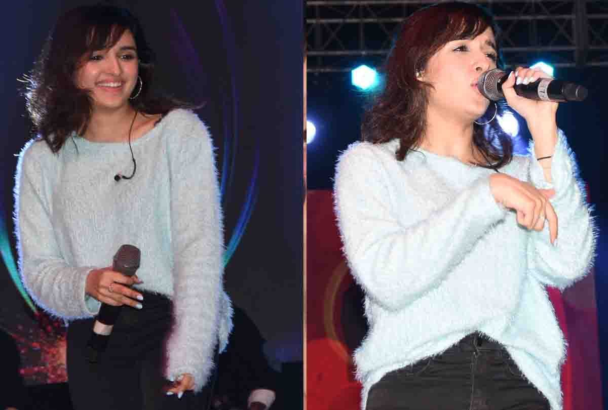 shirley setia live concert in kanpur with amar ujala
