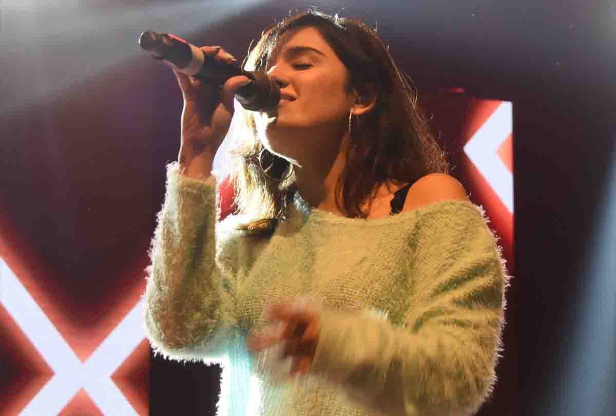 shirley setia live concert in kanpur with amar ujala