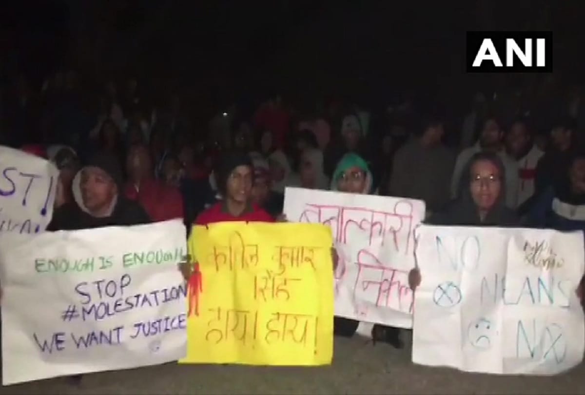 Junior Resident Doctors of Lala Lajpat Rai Memorial Medical College sat on protest in meerut