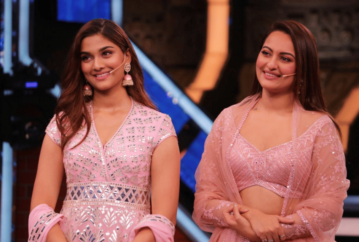 sai manjrekar wear bridal outfit in lakme fashion week 2020