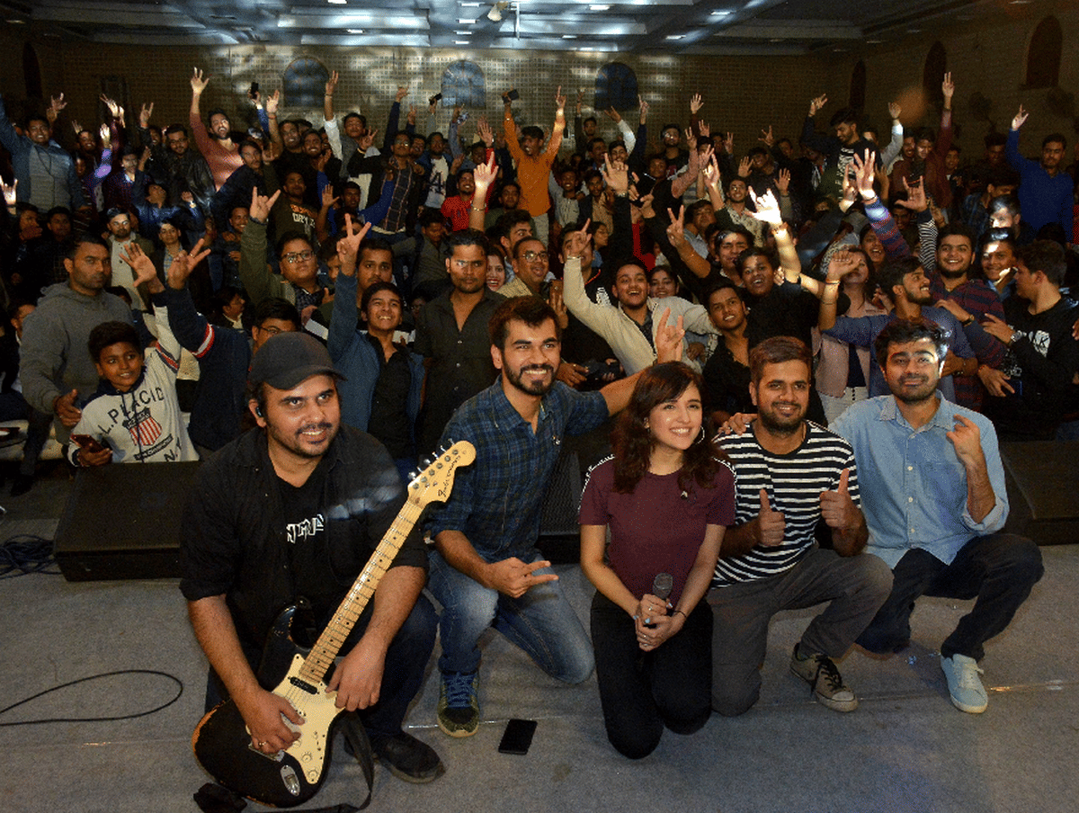 Shirley Setia concert in varanasi