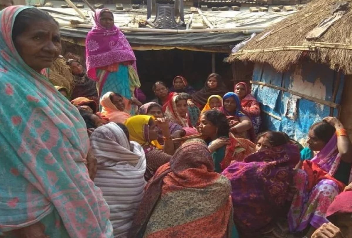 death of uncle nephew in train accident in gorakhpur