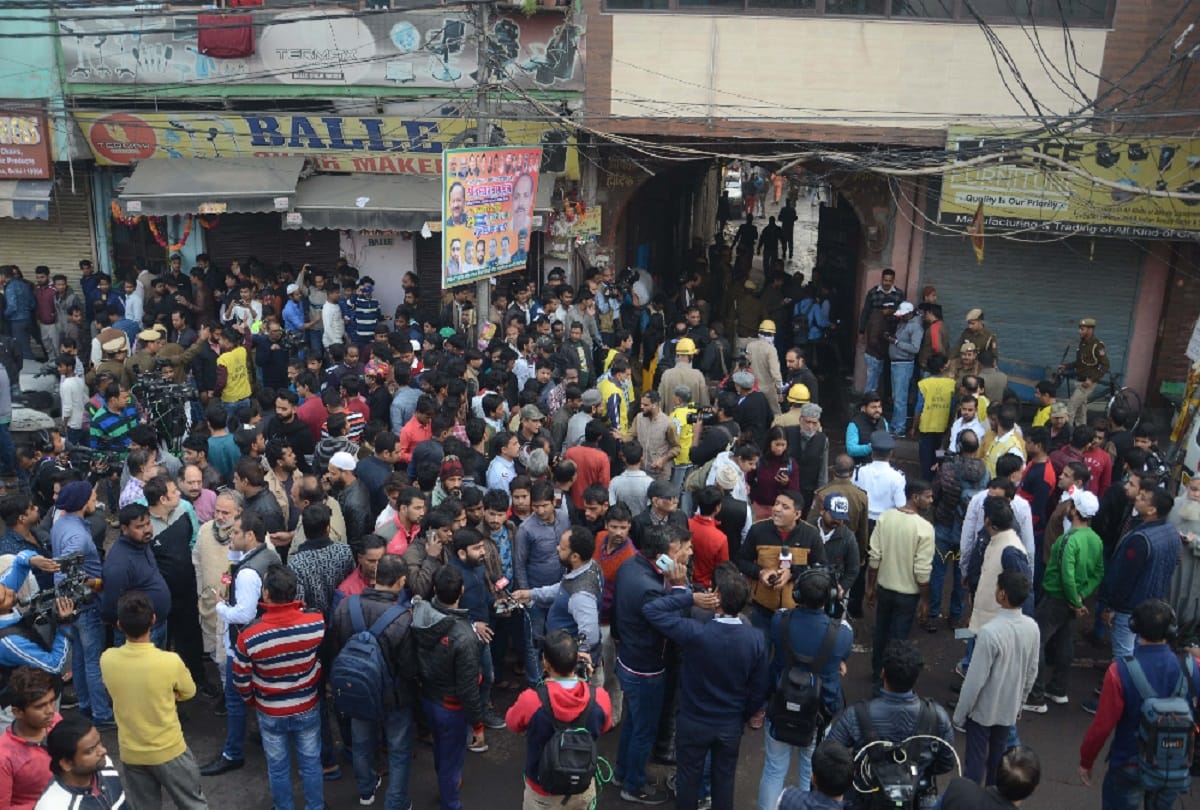 Sleep broken by smoke, scream and noise everywhere fire in delhi