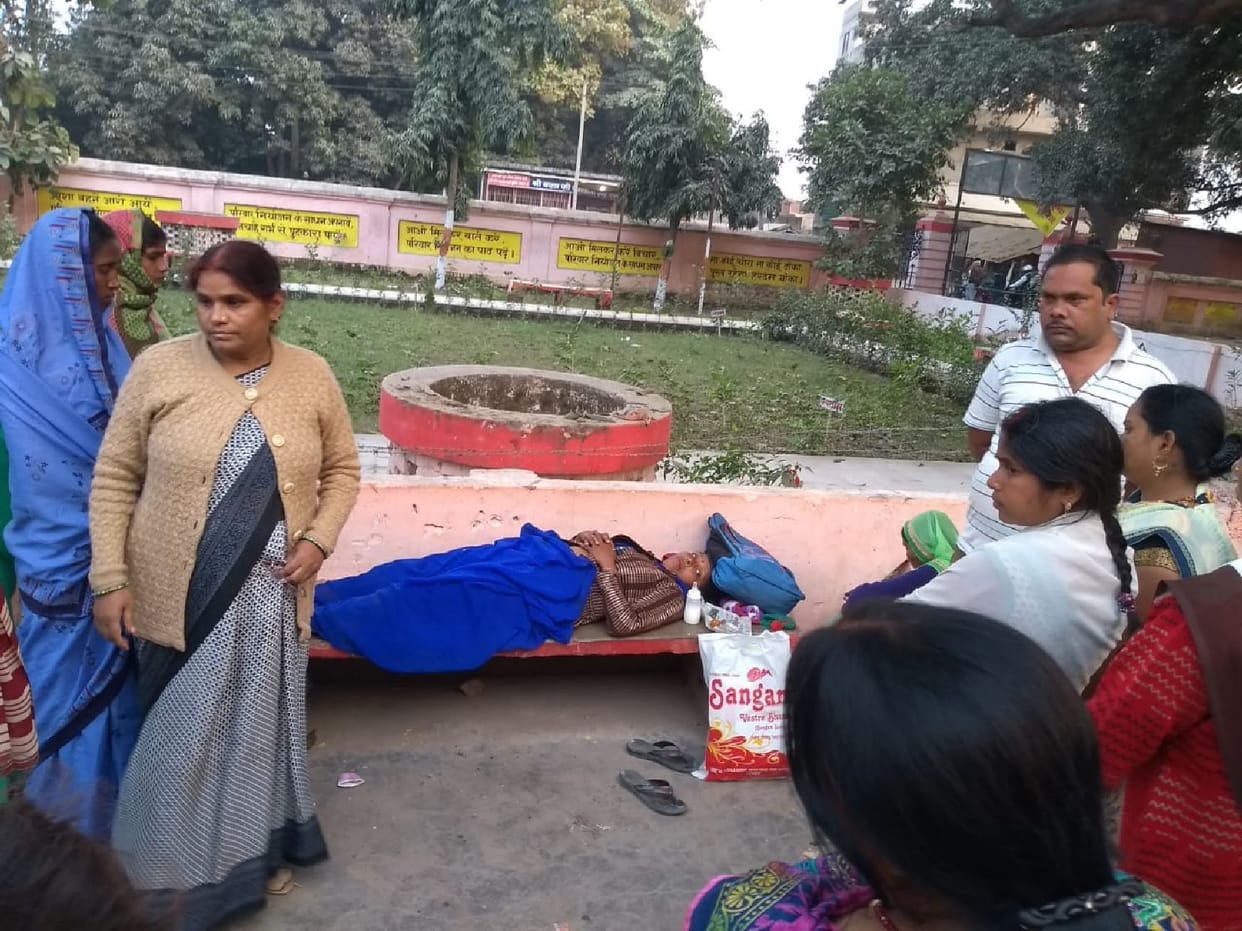 Operation of a woman left in the middle due to machine malfunction