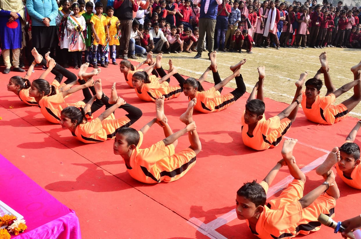 Students showed power in sports competitions