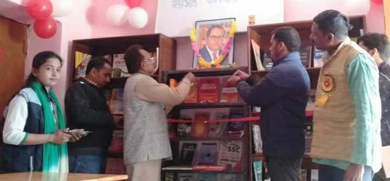 Good initiative: youth open library on their own efforts