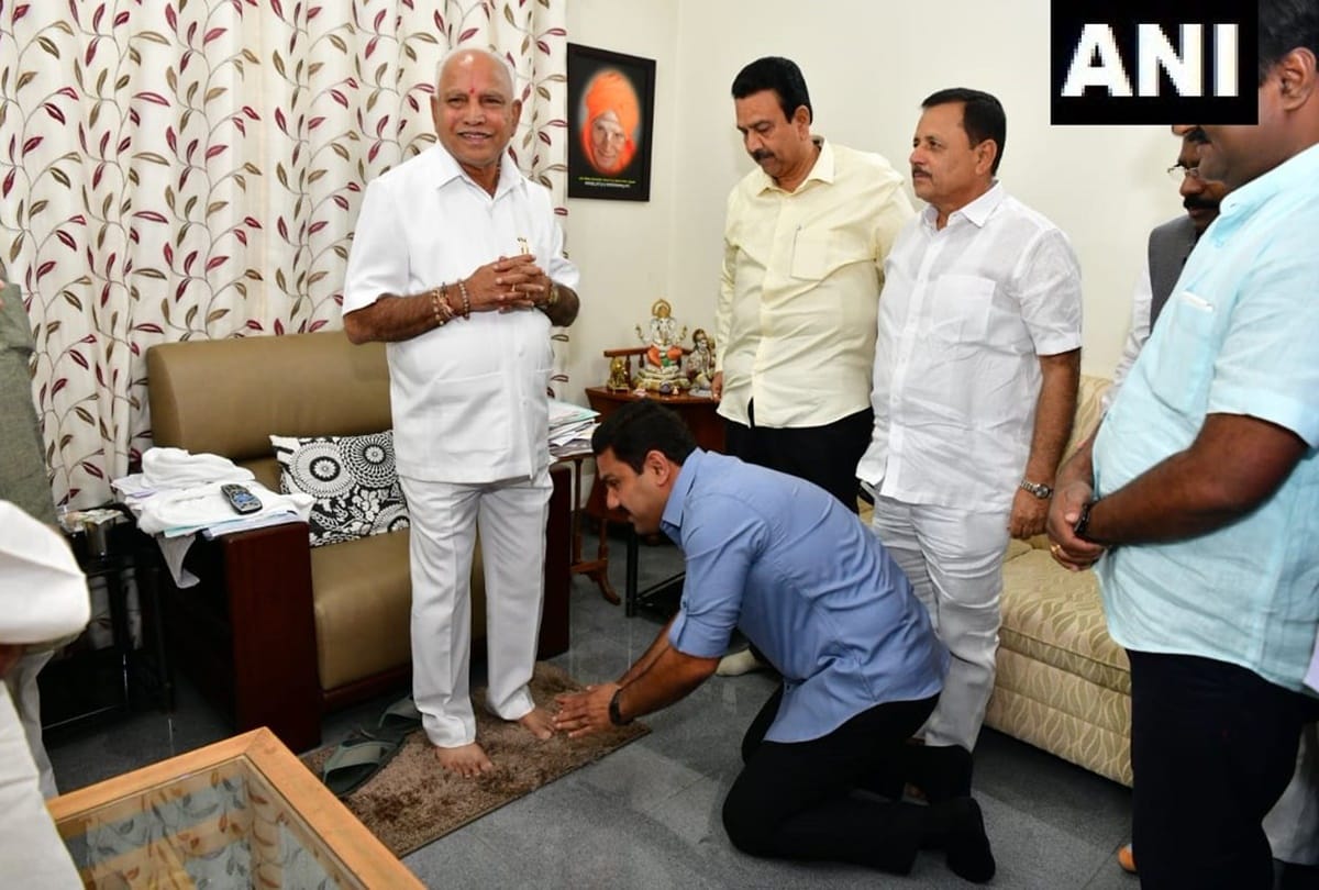 Karnataka Bypoll Results Live Updates BJP won 12 seat Congress accepted defeat