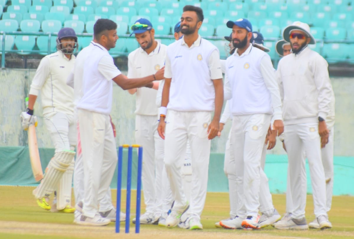 Ranji Trophy: Himachal made 120 runs, Saurashtra also lost seven wickets
