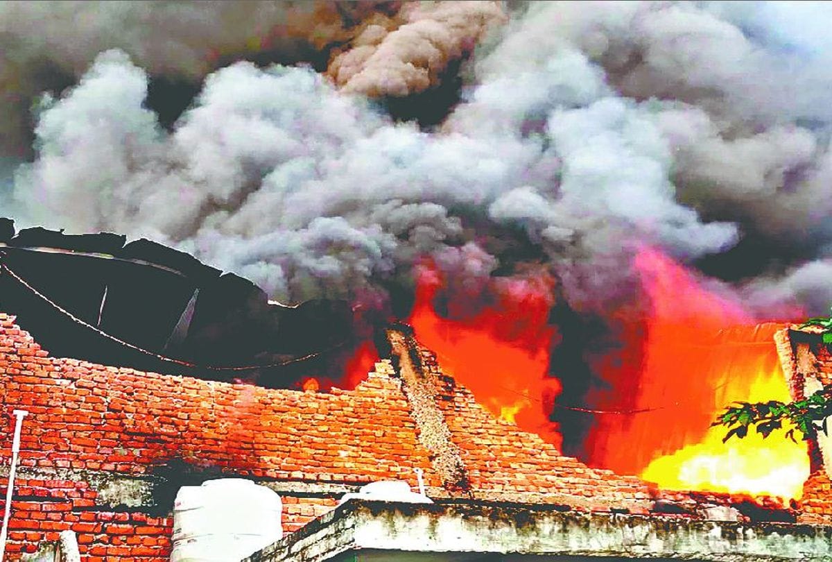 Fire Case Of Shoe Company Shreeji International 44 People Died In Year 2002