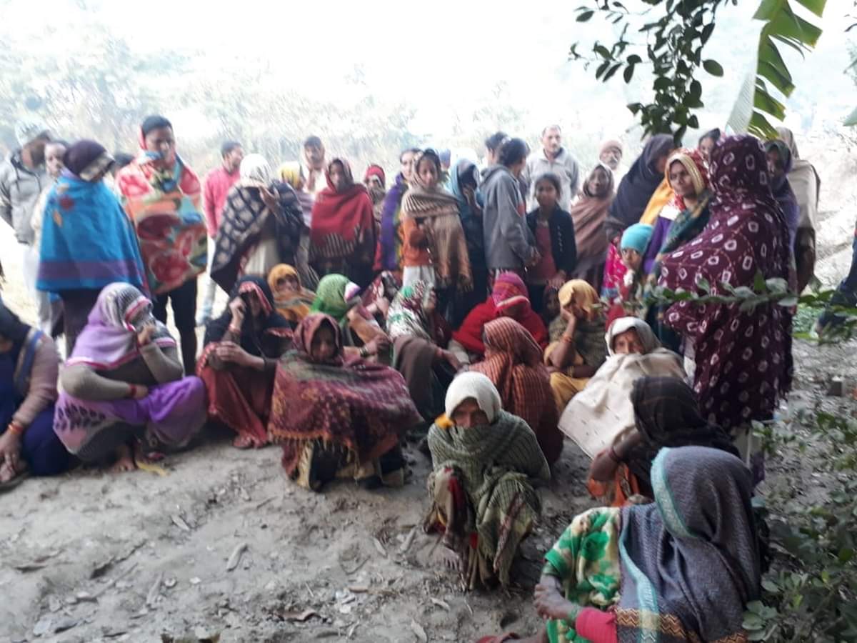 Divyang dead body found hanged on tree in sikrara jaunpur